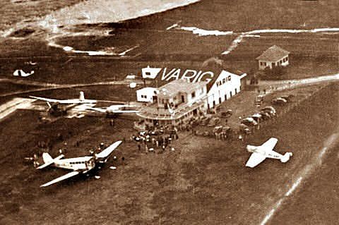 O hangar da Varig no antigo Aeroporto de São João, nos anos 1920, próximo de onde hoje está o Salgado Filho, em Porto Alegre