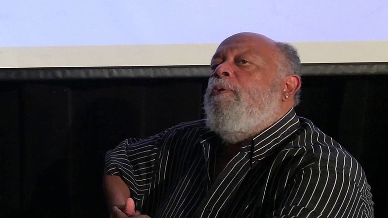 O jornalista e escritor Oswaldo Faustino reforça a importância do fortalecimento do movimento negro nos dias de hoje