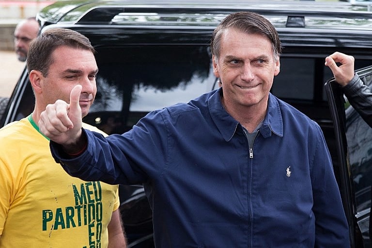 Crítico do foro privilegiado, Flávio Bolsonaro utiliza a prerrogativa mesmo sem ter assumido como senador