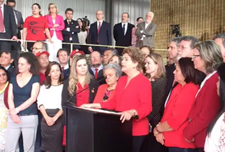 Dilma: "O golpe é contra o povo e contra a Nação. O golpe é misógino. O golpe é homofóbico. O golpe é racista"