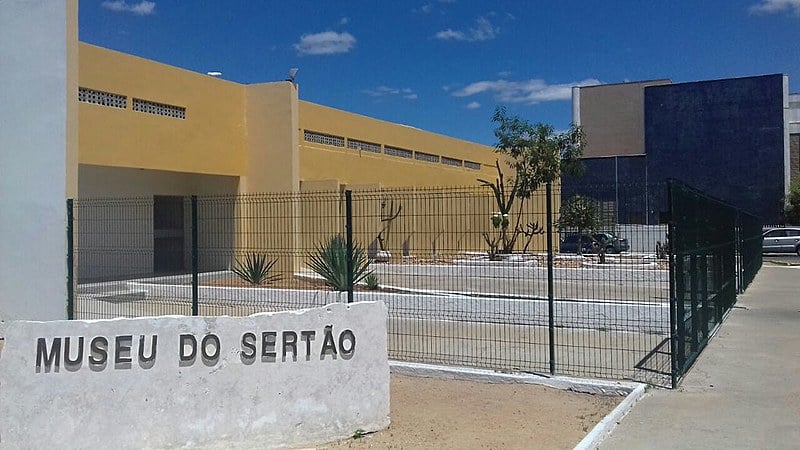 O único museu da cidade tem um acervo de cerca de 3.500 peças que contam a história do sertão e da cidade onde é sediado