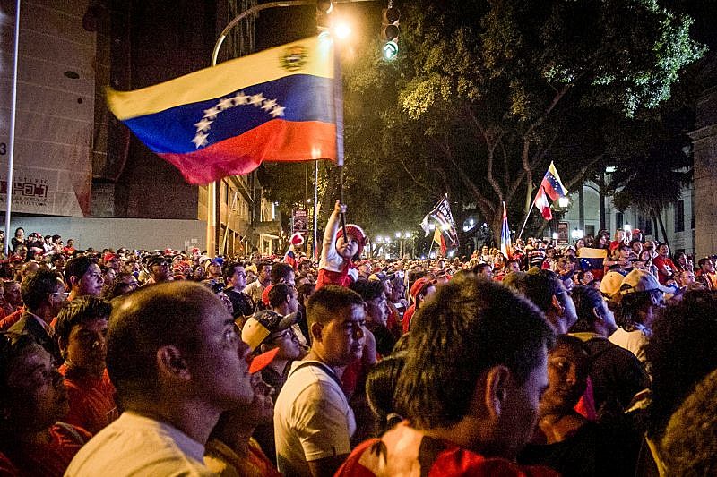 Disponível em português, espanhol e inglês, a publicação traz também uma análise sobre a interevenção dos EUA na Venezuela