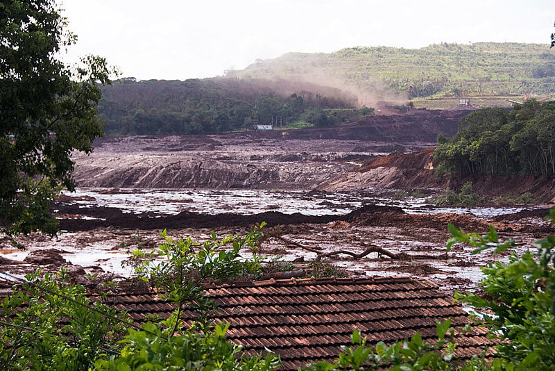 Queda no preço internacional do minério de ferro ativou a estratégia capitalista do aumento da produção
