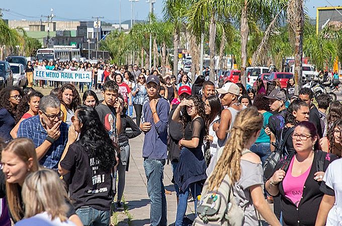 Alunos, pais e educadores dialogaram com comunidade