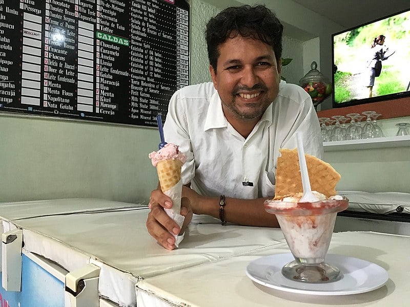 Max Pina é um dos filhos de Humberto e mantém a tradição familiar de sorvetes artesanais