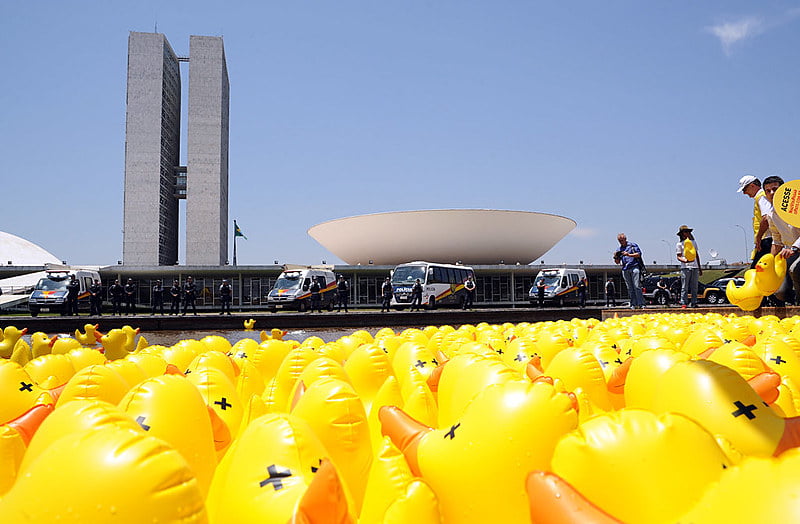 Campanha "Não Vou Pagar o Pato", apoiada pela Fiesp