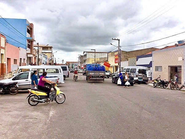 Centro da cidade de Esperança, na Paraíba. Cena recorrente em cidades pequenas paraibanas