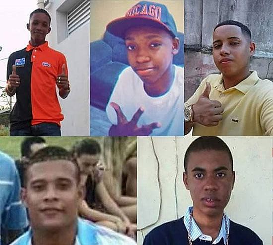 Da esquerda para à direita: Cleiton Souza,  Roberto Souza, Carlos Eduardo, Wesley Rodrigues e Wilton Júnior, mortos em 2015
