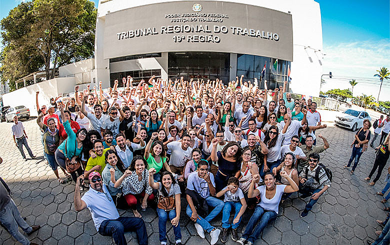 Além do reajuste, os dias de greve não serão descontados e a categoria ainda conquistou uma estabilidade por 90 dias
