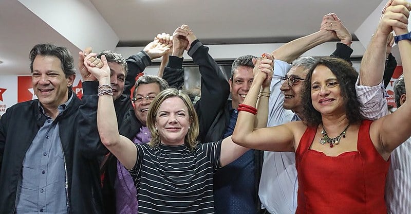 Integrantes do PT em coletiva de imprensa realizada no último domingo (05)