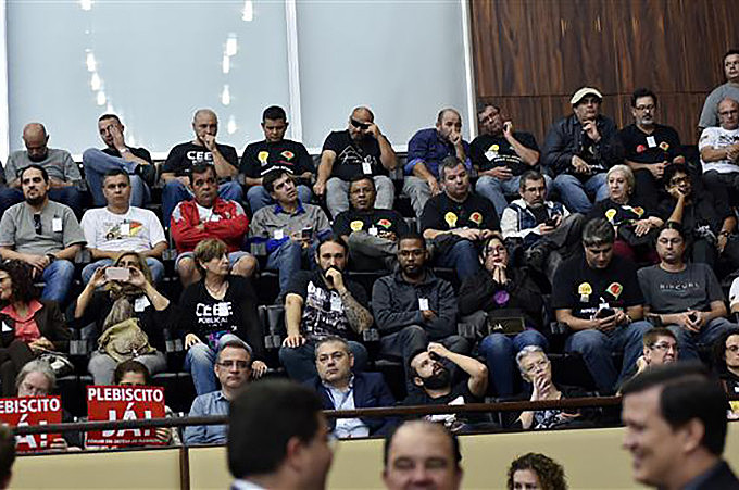 Servidores públicos acompanharam votação na Assembleia Legislativa do Rio Grande do Sul