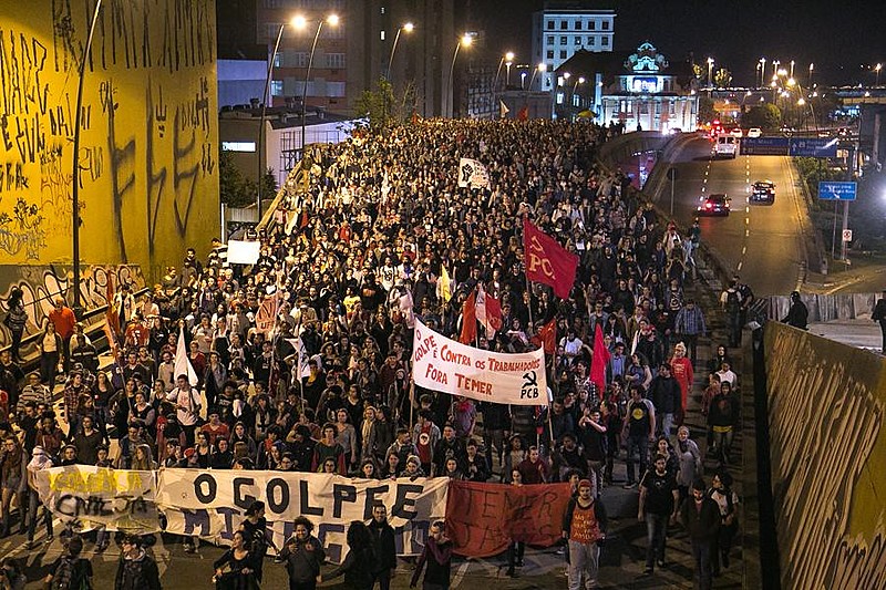 Manifestação em Porto Alegre; governo estadual estuda estratégias de seguran