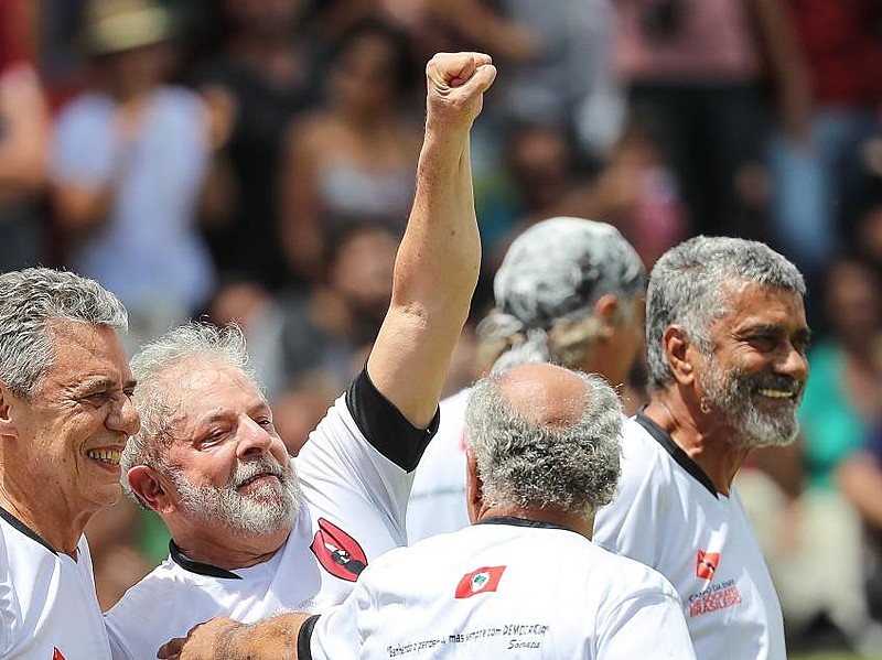 Golpe também quer impedir que a maior liderança do povo brasileiro, o ex-presidente Lula, entre na disputa eleitoral