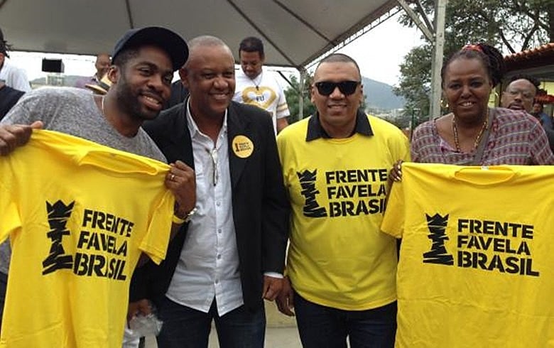 Lázaro Ramos participou da festa no Morro da Providência e disse que observa e incentiva o movimento