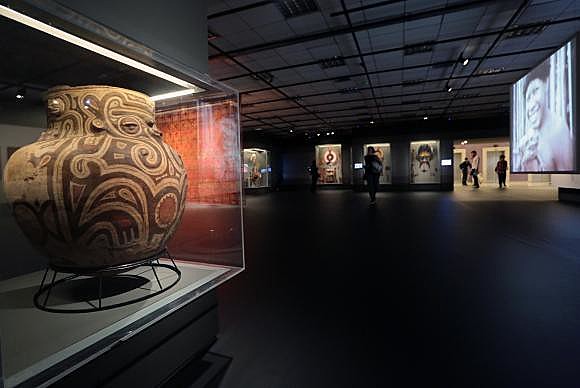 Exposição no Sesc de Pinheiros sobre adornos do Brasil indígena ficará aberta até 8 de janeiro de 2017