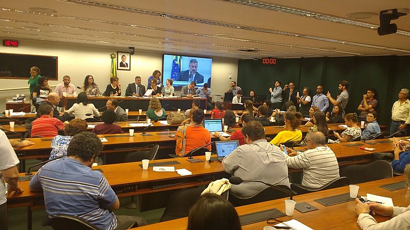 Comissão de Direitos Humanos da Câmara reunida com diversas entidades para discutir ocupações