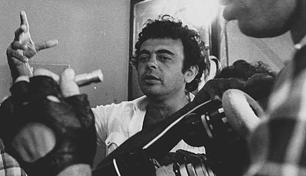 Glauber Rocha, cineasta e percussor do Cinema Novo, morreu em 22 de agosto de 1981
