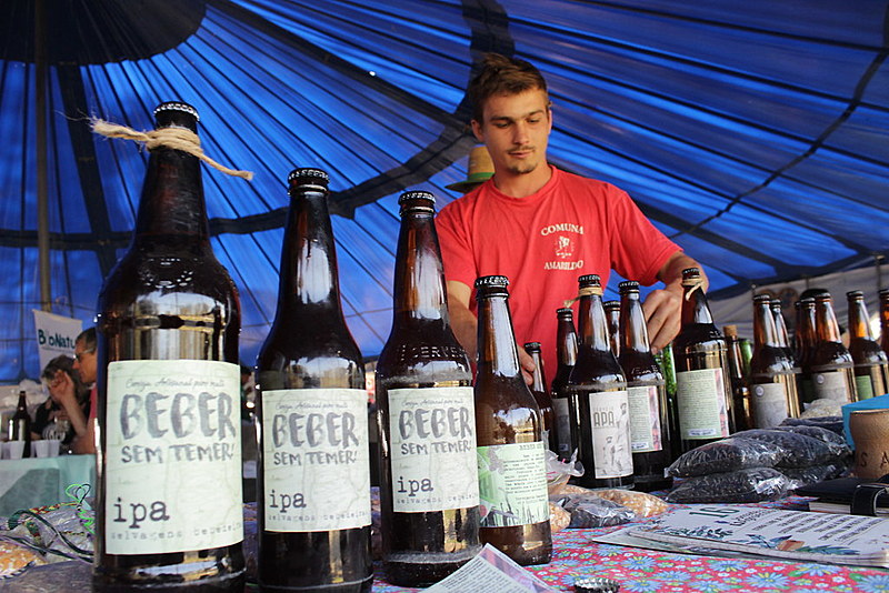 Ezequiel Porsch, militante do MST e produtor de cervejas livres de transgênicos
