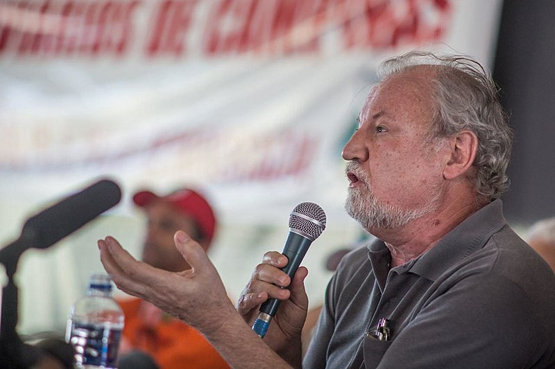 "La más dura respuesta vino de las calles(...)levantando las banderas del FUERA, TEMER, ELECCIONES DIRECTAS YA y NINGUN DERECHOS MENOS"