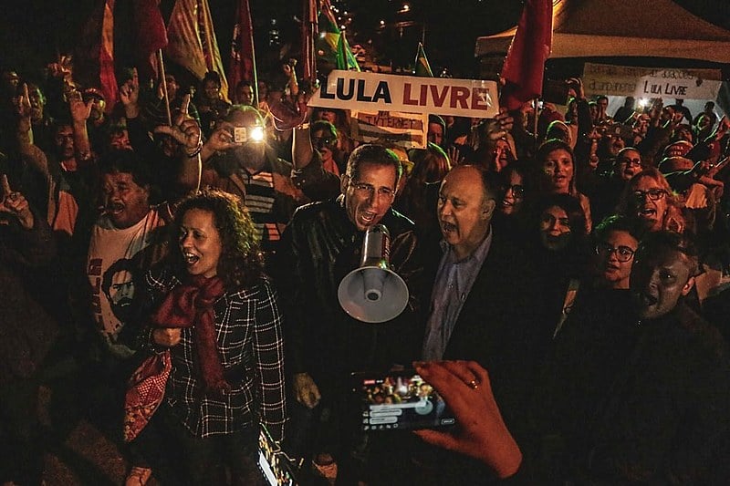 Segundo o deputado petista, o ex-presidente Lula sabe que não está sozinho