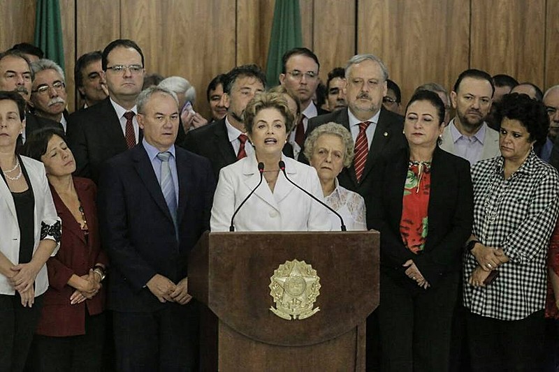 "A luta pela democracia não tem data para terminar, é permanente", disse