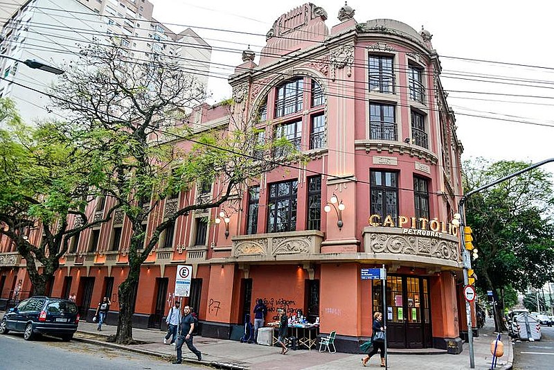 Prefeitura tem planos de terceirizar espaço que promove mostras de cinema e atividades culturais no centro de Porto Alegre