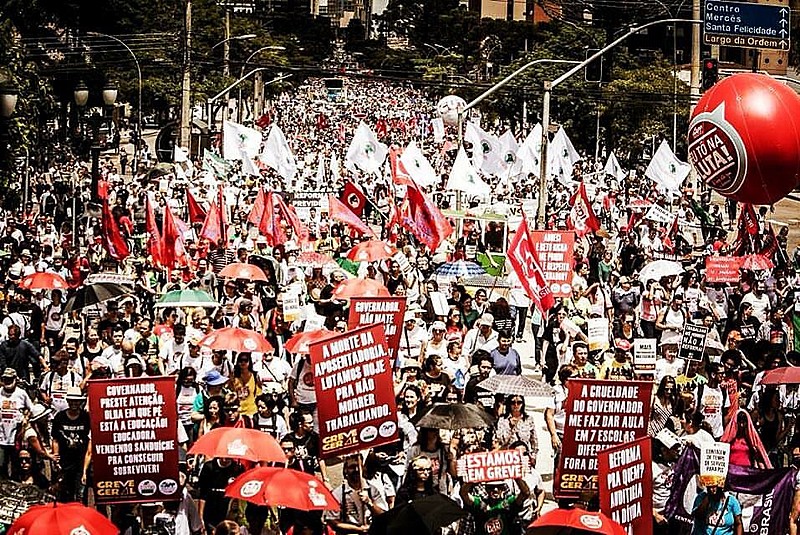 Manifestação em Curitiba (PR), no último dia 15