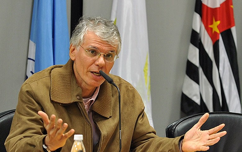 "A reforma trabalhista é apenas uma das propostas deste governo para um projeto maior: a transformação do Brasil em colônia moderna", diz