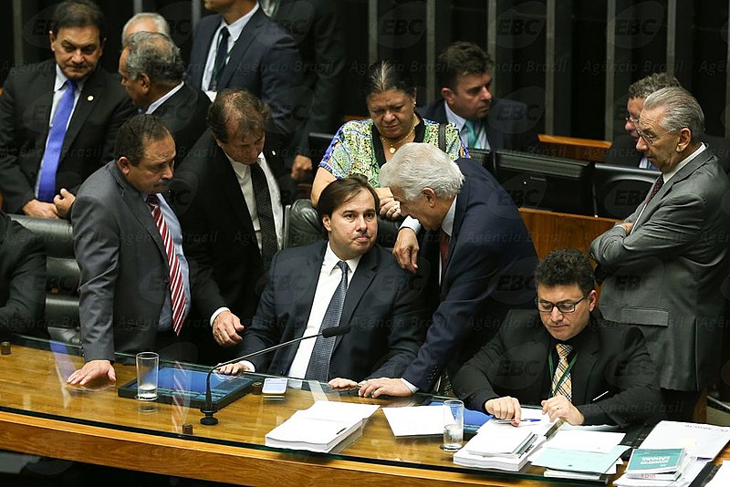 O presidente da Câmara, Rodrigo Maia, marcou para terça-feira a votação de pacote anticorrupção