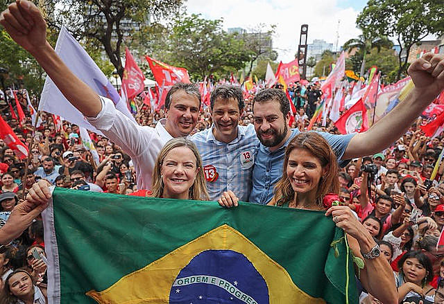 Acto con Fernando Haddad en Fortaleza, capital del Ceará, en la región nordeste este sábado (20)
