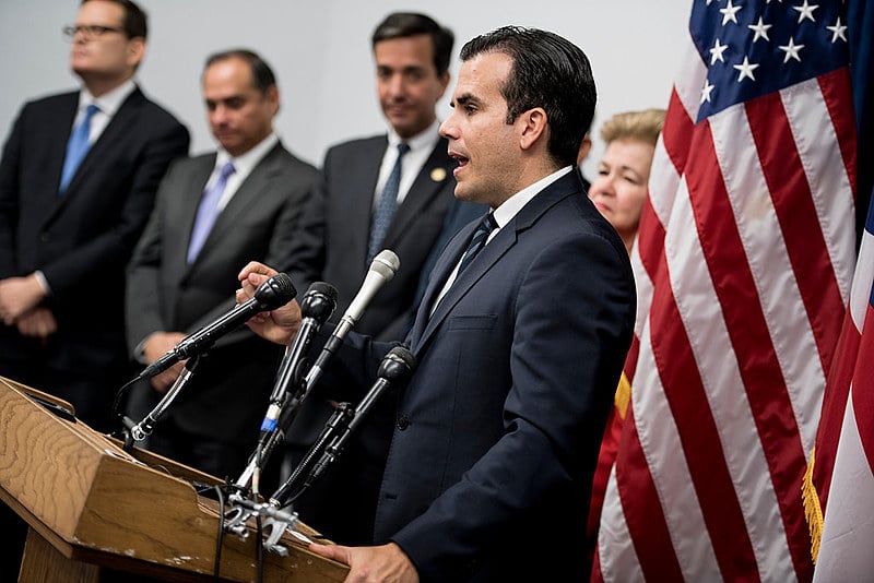 População pede saída de Ricardo Rosselló após divulgação de conversas 