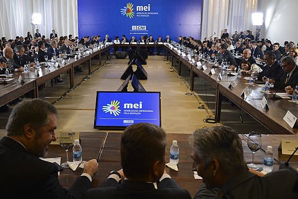 Michel Temer se reuniu com mais de 100 empresários durante duas horas na sede da Confederação Nacional da Indústria
