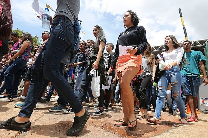 A prova também pode ser feita pelos chamados treineiros – estudantes que vão concluir o ensino médio depois de 2019.