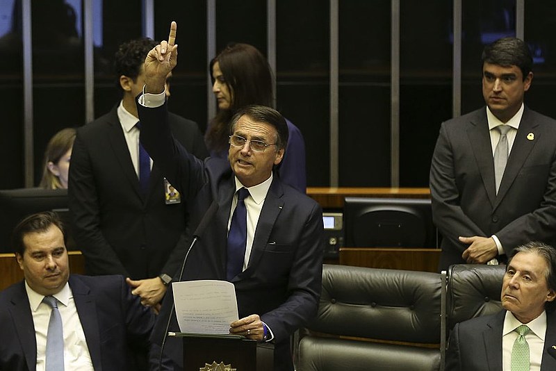 Segundo pesquisa do Datafolha, 44% dos brasileiros não confia na palavra do presidente, enquanto 36% confia eventualmente e 19%, sempre.