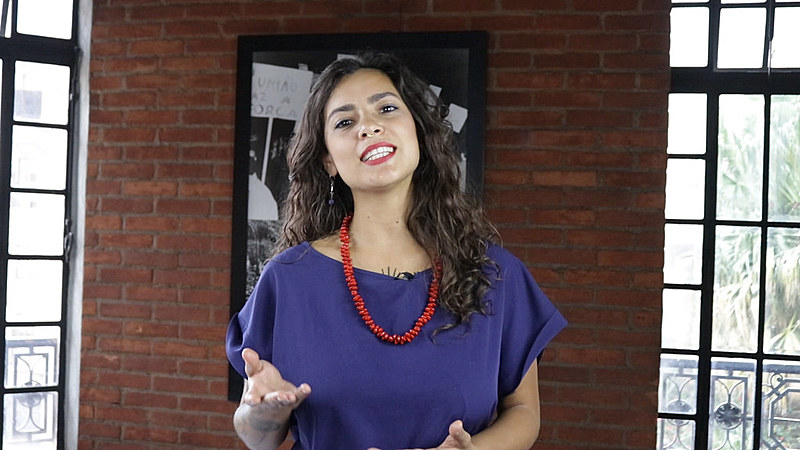 Journalist Pamela Oliveira hosts our weekly English-language show featuring the latest news and fun facts about Brazil