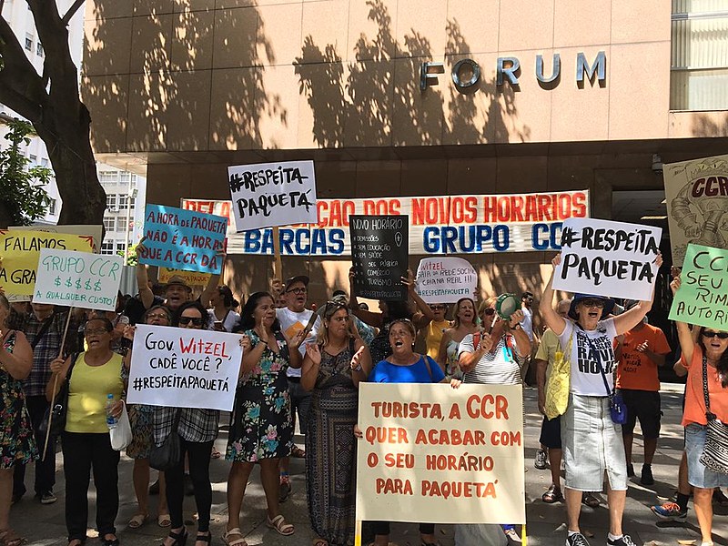 Moradores da ilha protestaram em frente à CCR Barcas e seguiram para o Tribunal de Justiça nesta quarta (15)