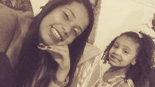 Daniele e a sobrinha Ágatha, que morreu na última sexta-feira (20), ao ser baleada por um tiro de fuzil, no Complexo Alemão, no Rio