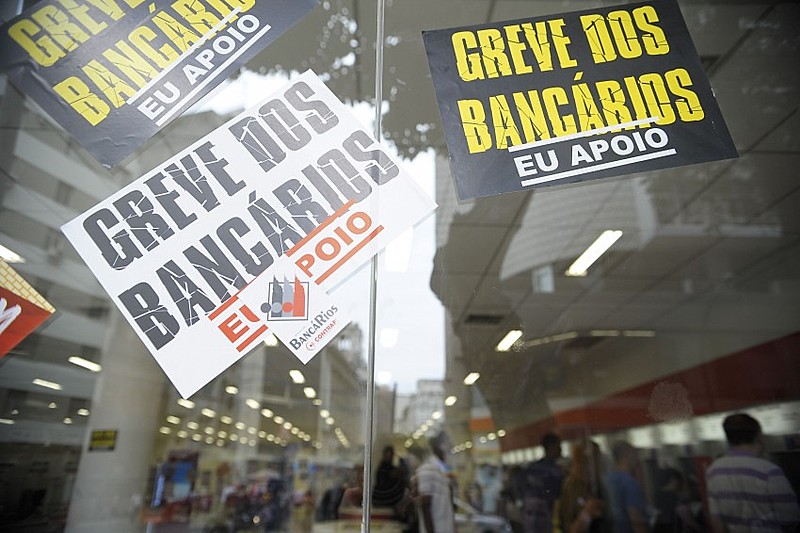 De acordo com dados divulgados pela Fenae, 46% das operações de crédito, o que corresponde a cerca de R$ 1,4 trilhão são dos bancos públicos
