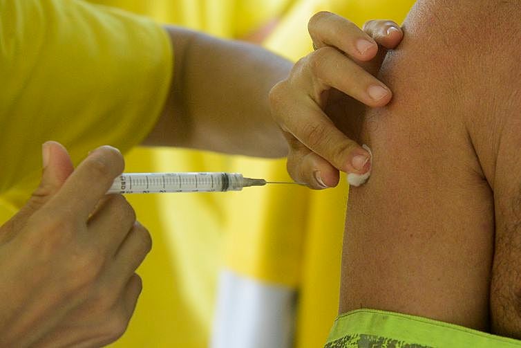 Os grupos prioritários tiveram entre os dias 10 de abril e 31 de maio para se vacinar com exclusividade