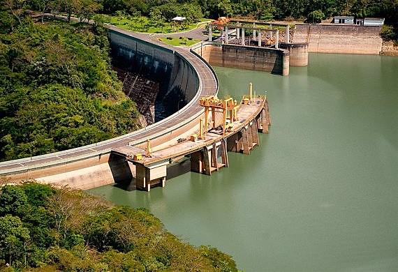 Privatização vai na contramão das políticas energéticas adotadas no mundo, afirma Cássio Carvalho, da UFABC