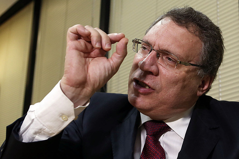 O que se tornou público ontem foi o uso de um prospectivo delator premiado como longa manus do ministério público.