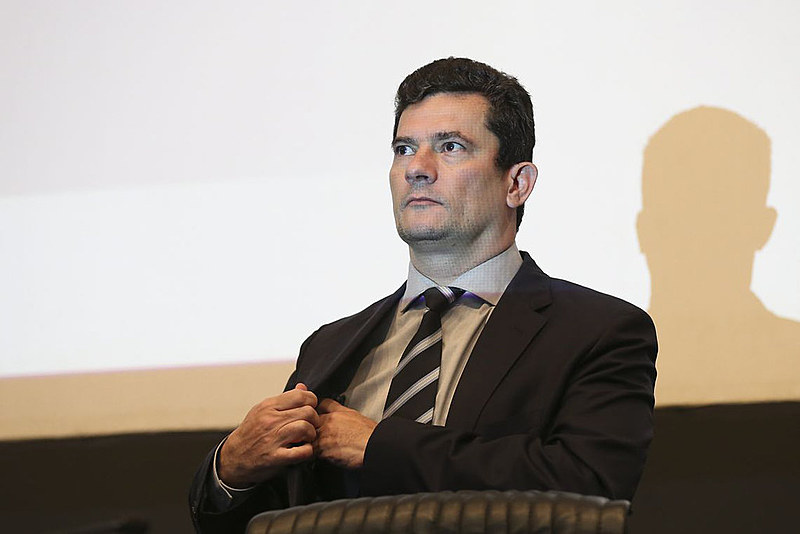 Na análise de Helena Chagas, Moro tem sido aconselhado a deixar o governo a tempo de evitar mais danos à sua imagem.