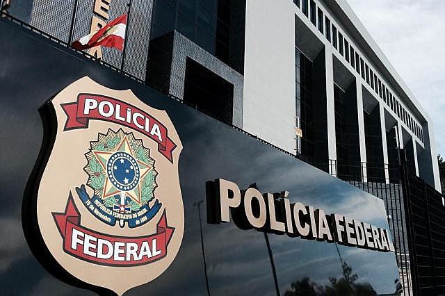 A Polícia Federal a pretexto de combater a corrupção está agindo como se no Brasil estivesse em vigor um estado de exceção