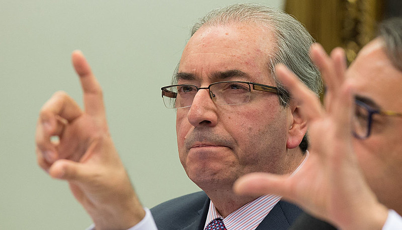 Parlamentar é acusado de ter quebrado decoro parlamentar ao ter mentido em CPI sobre existência de contas bancárias no exterior