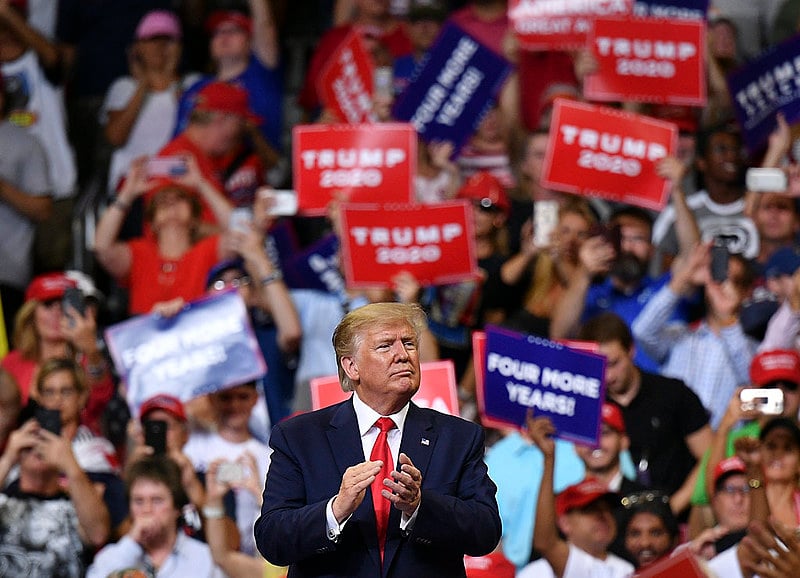 Com o slogan "Keep America great" (Mantenha a América grande), o republicano elogiou o crescimento da economia norte-americana