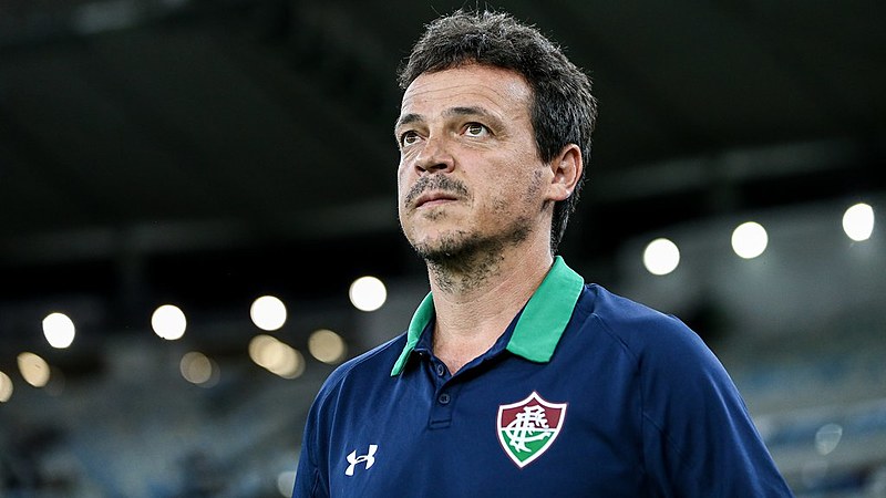 Fernando Diniz tem ideias novas para o futebol e merece mais chances de provar o seu valor
