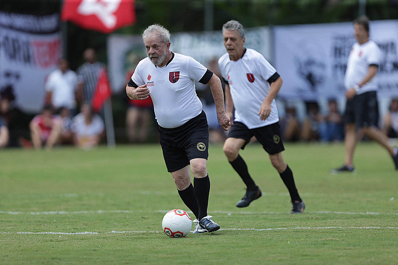 Ex-presidente Lula, durante a inauguração do Campo Dr. Sócrates Brasileiro, na Escola Nacional Florestán Fernandes, em dezembro de 2017