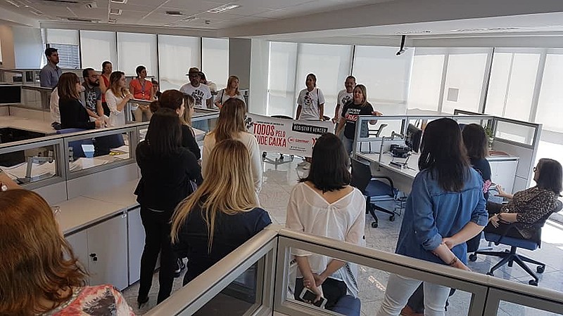 Os protestos ocorreram em três bancos públicos.