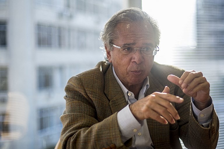 Guedes alega que o Mercosul foi “feito totalmente ideológico” e que só há negociação “com gente que tiver inclinações bolivarianas”
