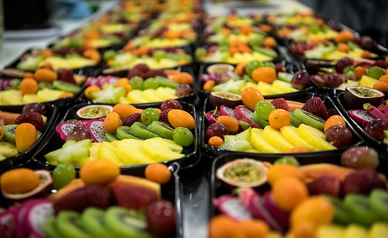 Evitar alimentos industrializados e incentivar a criança a experimentar novos alimentos estão entre as recomendações
